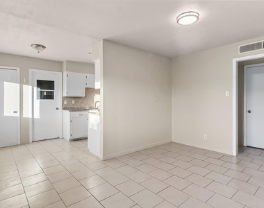 513 Gilmore Way - Photo Thumbnail 19