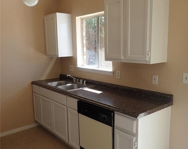 11500 Bob Mitchell Drive - Photo Thumbnail 7
