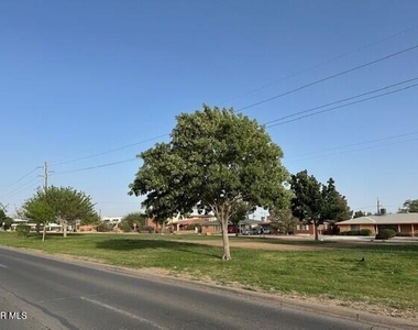 7405 Edgemere Boulevard - Photo Thumbnail 16
