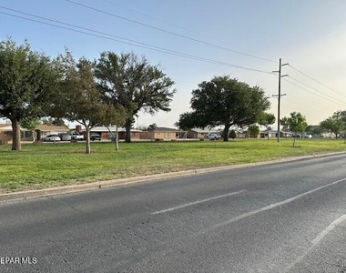 7405 Edgemere Boulevard - Photo Thumbnail 17