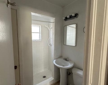 7405 Edgemere Boulevard - Photo Thumbnail 11