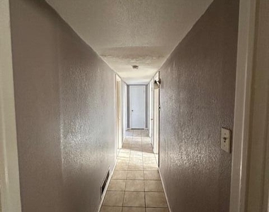 7405 Edgemere Boulevard - Photo Thumbnail 5
