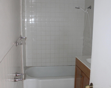 3221 Monroe Avenue - Photo Thumbnail 15
