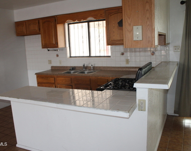 3221 Monroe Avenue - Photo Thumbnail 6