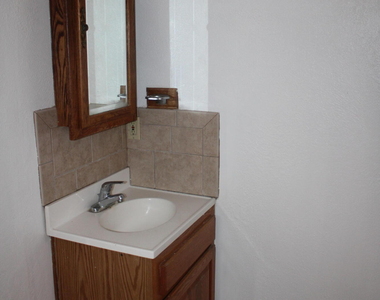3221 Monroe Avenue - Photo Thumbnail 12
