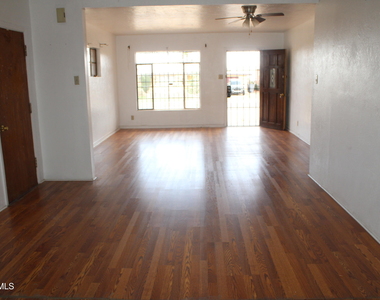 3221 Monroe Avenue - Photo Thumbnail 4