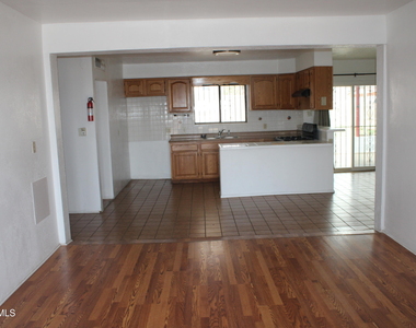 3221 Monroe Avenue - Photo Thumbnail 3