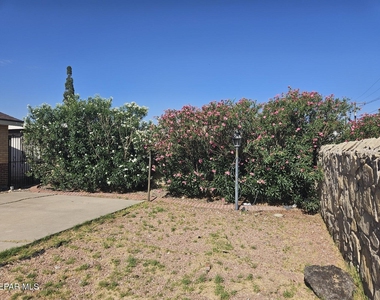 6423 Kiowa Court - Photo Thumbnail 14