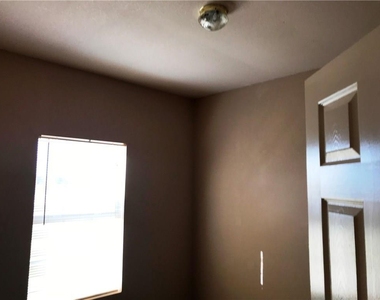 6405 Salas Lane - Photo Thumbnail 9