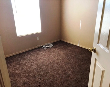 6405 Salas Lane - Photo Thumbnail 11