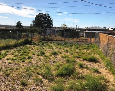 6405 Salas Lane - Photo Thumbnail 23
