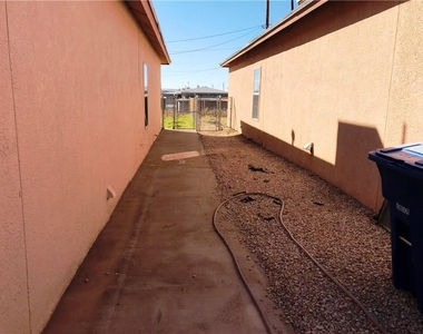 6405 Salas Lane - Photo Thumbnail 20