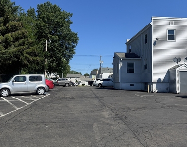 422 Main Street - Photo Thumbnail 7