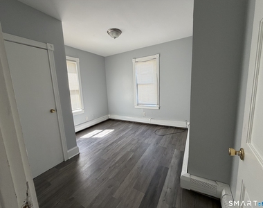 215 Read Street - Photo Thumbnail 5