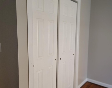 1071 Pembroke Street - Photo Thumbnail 3