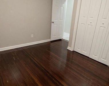 1071 Pembroke Street - Photo Thumbnail 2