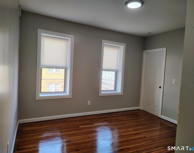 1071 Pembroke Street - Photo Thumbnail 1