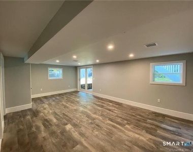 10 Donohue Drive - Photo Thumbnail 8