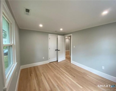 10 Donohue Drive - Photo Thumbnail 9