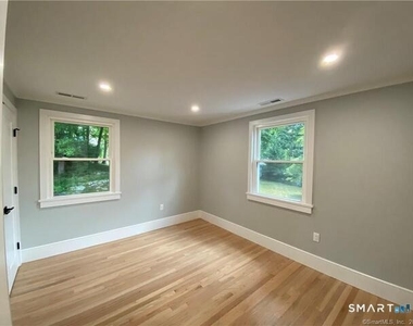 10 Donohue Drive - Photo Thumbnail 12