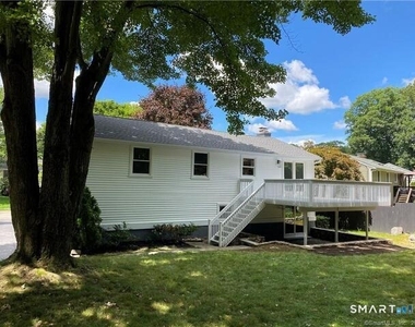 10 Donohue Drive - Photo Thumbnail 2