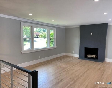 10 Donohue Drive - Photo Thumbnail 4