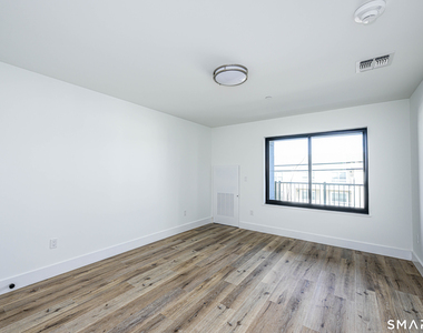 414 Mather Street - Photo Thumbnail 7