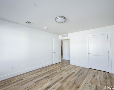 414 Mather Street - Photo Thumbnail 14
