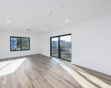 414 Mather Street - Photo Thumbnail 3