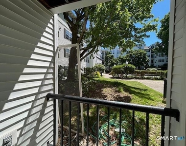 100 Glenbrook Road - Photo Thumbnail 8