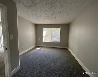 100 Glenbrook Road - Photo Thumbnail 9