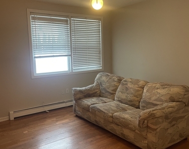 160 Dividend Road - Photo Thumbnail 8