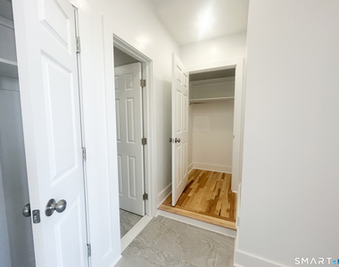 207 Bank Street - Photo Thumbnail 4