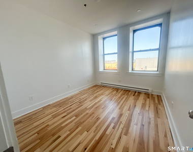 207 Bank Street - Photo Thumbnail 6