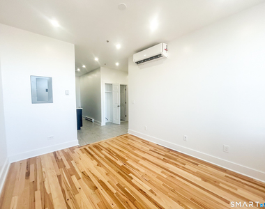 207 Bank Street - Photo Thumbnail 3