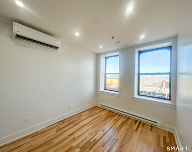 207 Bank Street - Photo Thumbnail 8