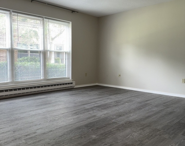 71 Wellington Drive - Photo Thumbnail 3