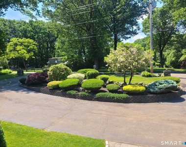 925 Dunbar Hill Road - Photo Thumbnail 2