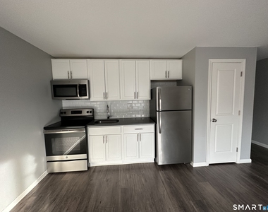 270 Laurel Street - Photo Thumbnail 3