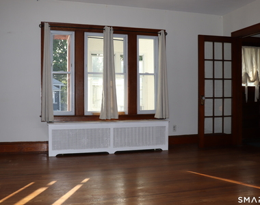 60 Nesbit Avenue - Photo Thumbnail 1