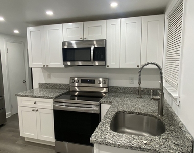 214 Columbia Street - Photo Thumbnail 1
