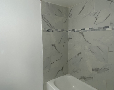 214 Columbia Street - Photo Thumbnail 11