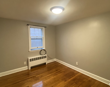 214 Columbia Street - Photo Thumbnail 18