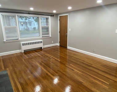 214 Columbia Street - Photo Thumbnail 6