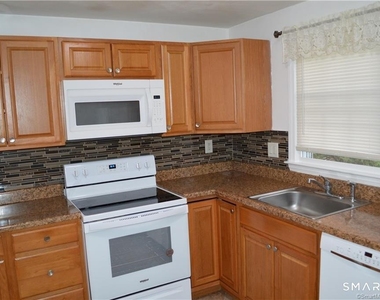 8 Brickyard Road - Photo Thumbnail 2