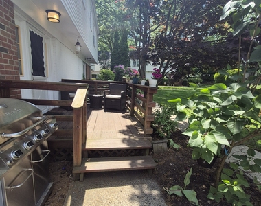 245 Sunnyridge Avenue - Photo Thumbnail 3