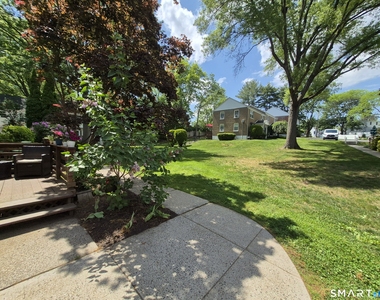 245 Sunnyridge Avenue - Photo Thumbnail 4