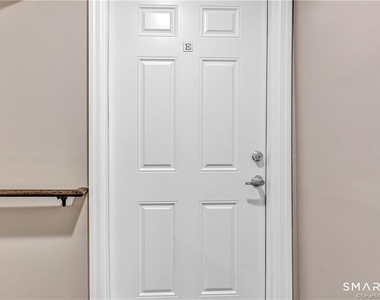 418 Howe Avenue - Photo Thumbnail 1