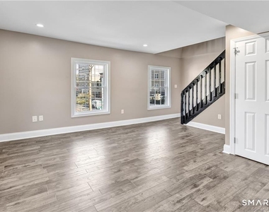 418 Howe Avenue - Photo Thumbnail 4