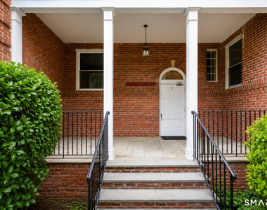 70 Strawberry Hill Avenue - Photo Thumbnail 12